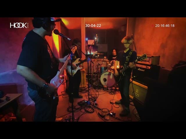 Metallic Ass - Dipikir Karo Headbang, Terekam CCTV HOOKSpace