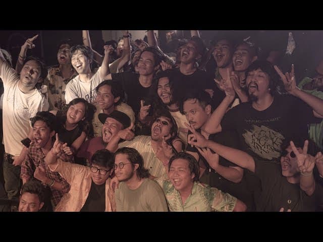 Polka Wars X The Panturas X Grrrl Gang - Take Me Out, Pesawat Tempur