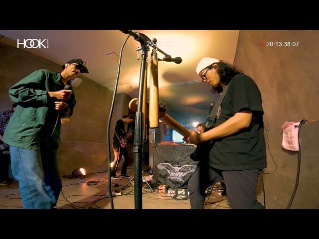 The Kick - Tak Jelas, Terekam CCTV HOOKSpace